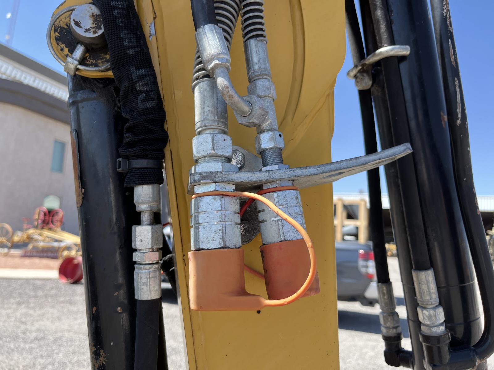 ./imagenes/INVOICE/2019/18057/CATERPILLAR 302.7D CR (15).JPG